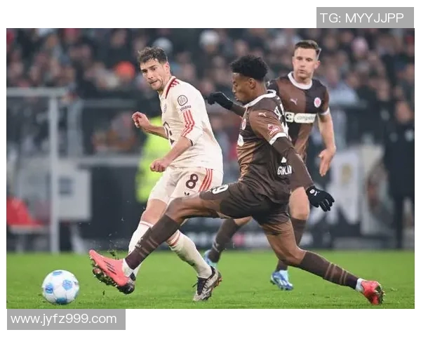 拜仁慕尼黑轻松取胜,亚琛难挡势头 拜仁慕尼黑轻松取胜,亚琛难挡势头