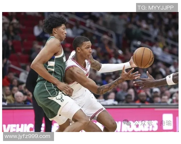 火箭不敌雄鹿,字母哥发威:篮球场上的王者对决